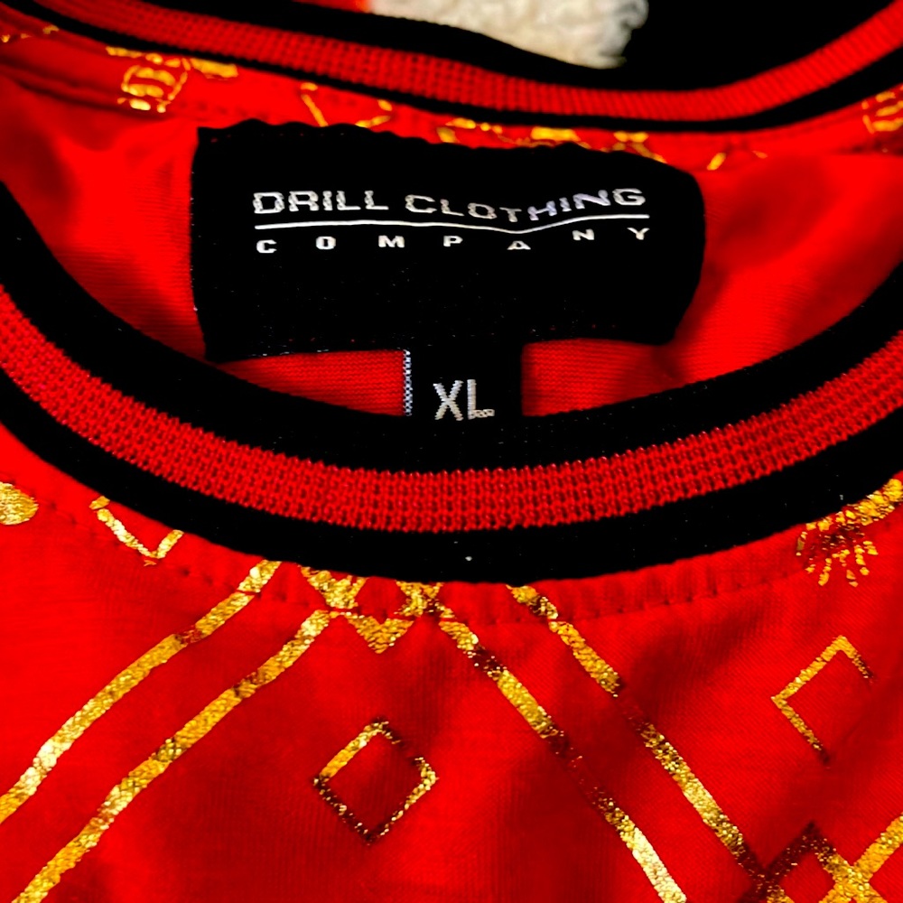 Drill clothing company bumblebee gold print xl